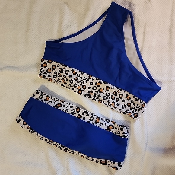 2 piece swim - Picture 2 of 4